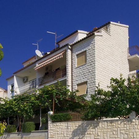 Apartments Juric ポドストラナ エクステリア 写真