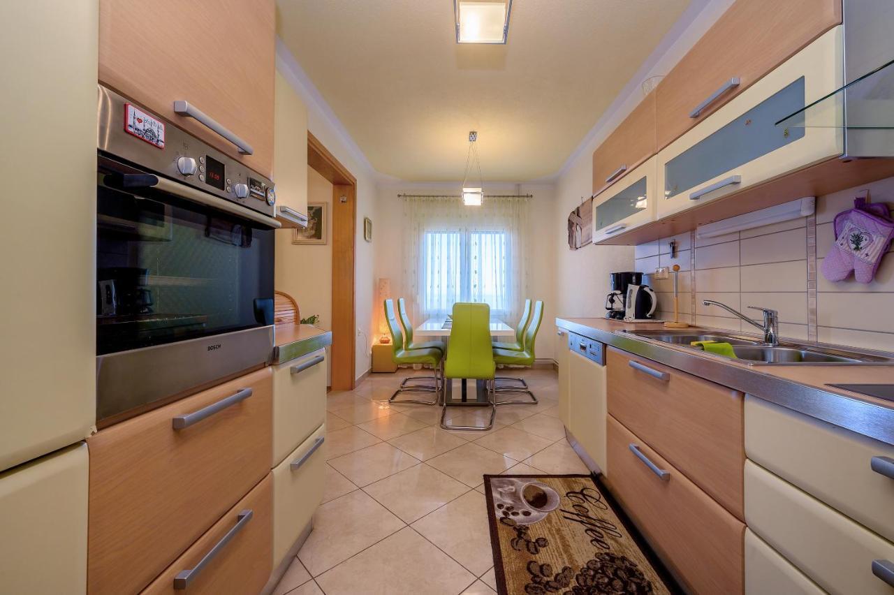 Apartments Juric ポドストラナ エクステリア 写真