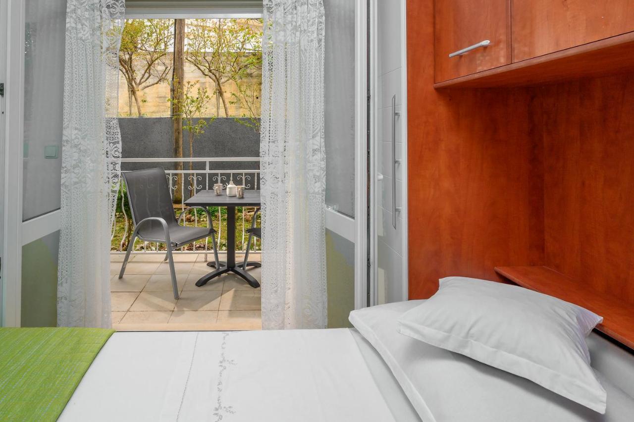 Apartments Juric ポドストラナ エクステリア 写真