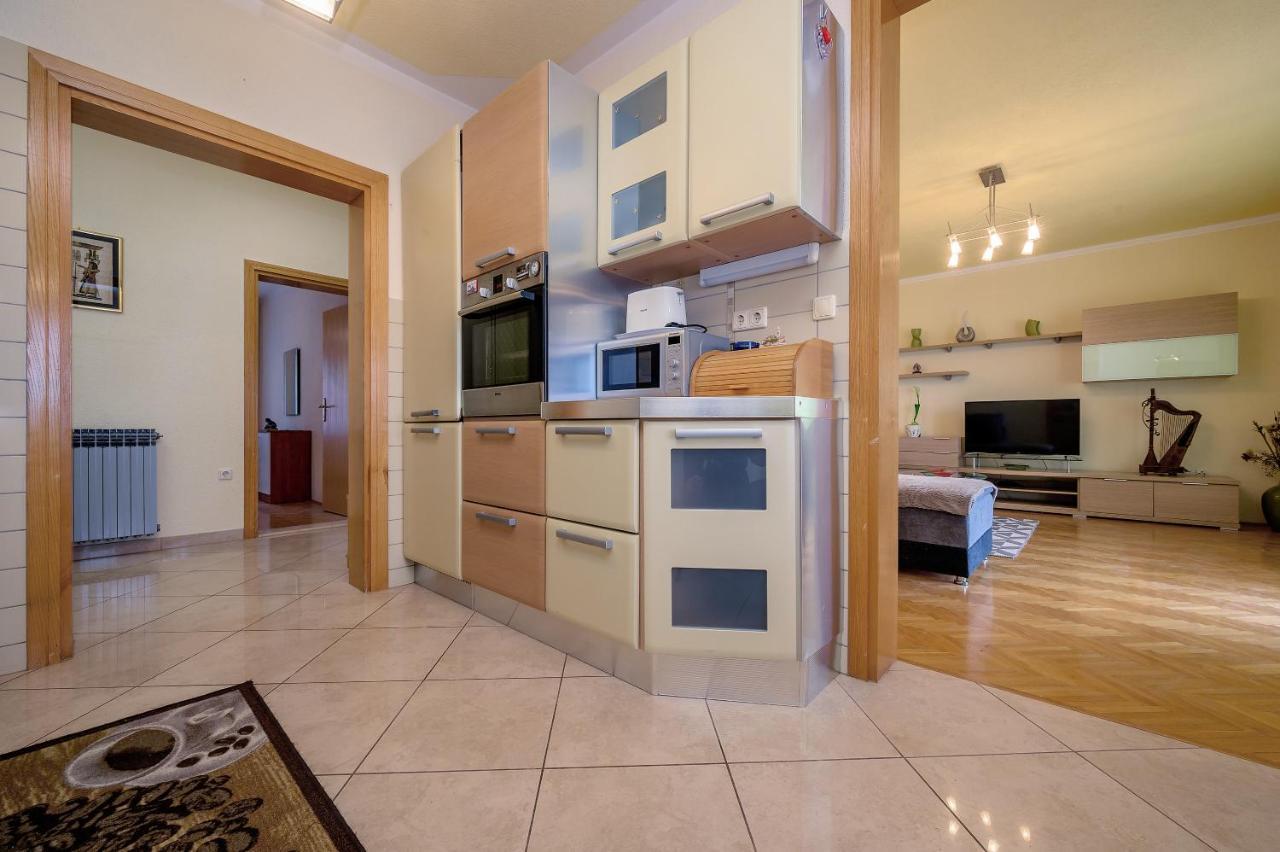 Apartments Juric ポドストラナ エクステリア 写真