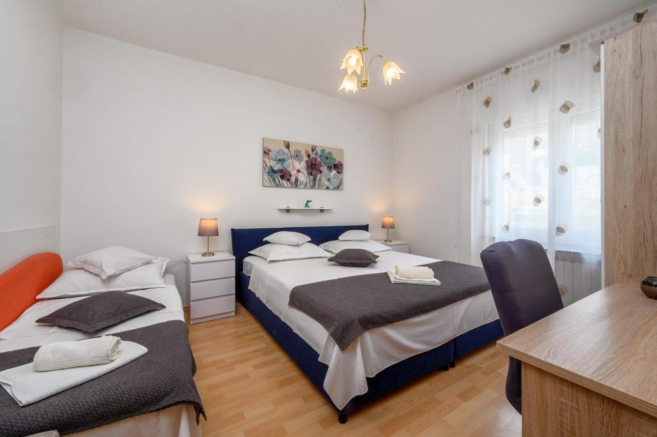 Apartments Juric ポドストラナ エクステリア 写真