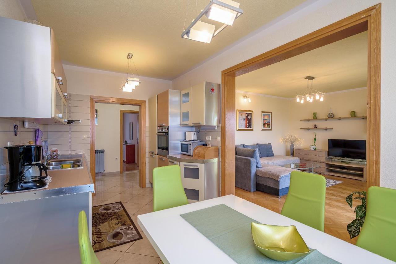 Apartments Juric ポドストラナ エクステリア 写真