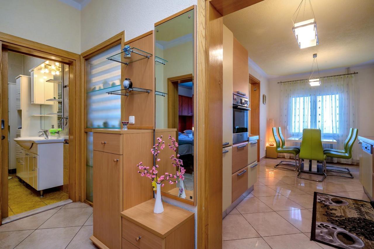 Apartments Juric ポドストラナ エクステリア 写真