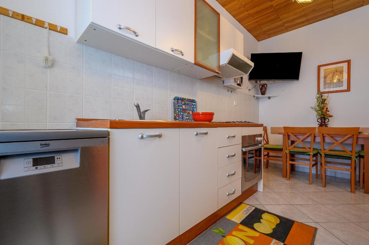 Apartments Juric ポドストラナ エクステリア 写真