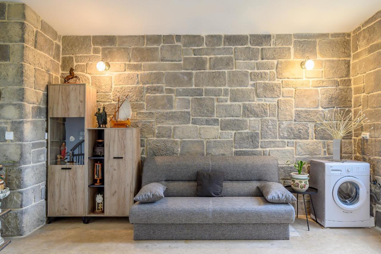Apartments Juric ポドストラナ エクステリア 写真