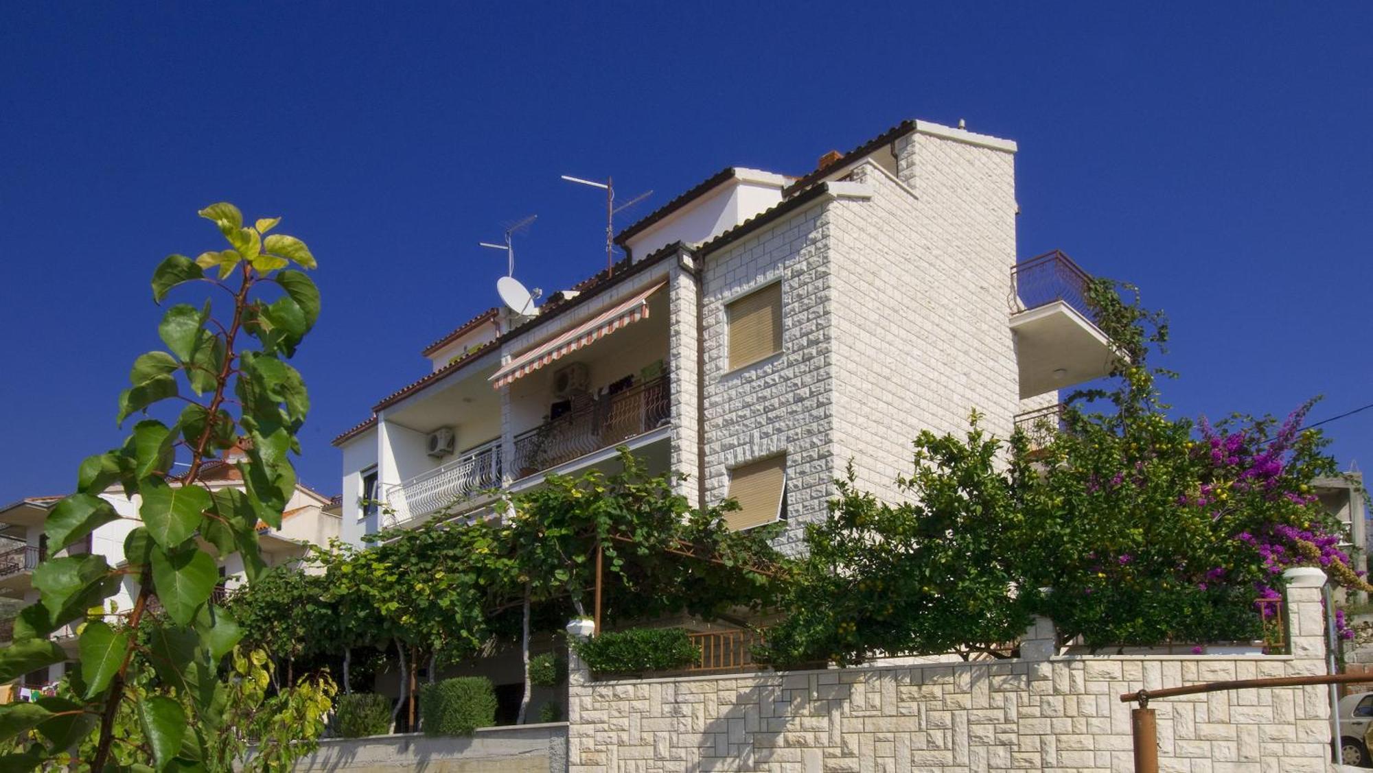 Apartments Juric ポドストラナ エクステリア 写真