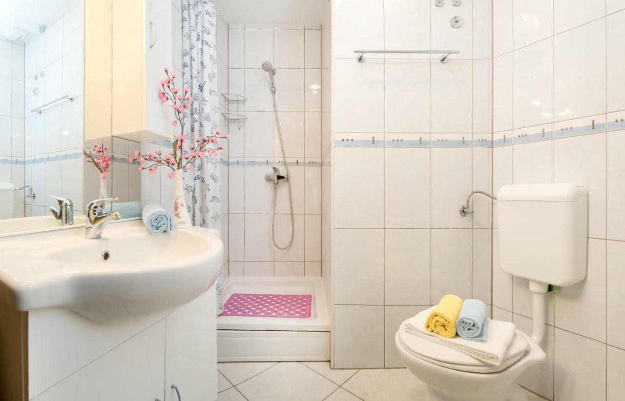 Apartments Juric ポドストラナ エクステリア 写真